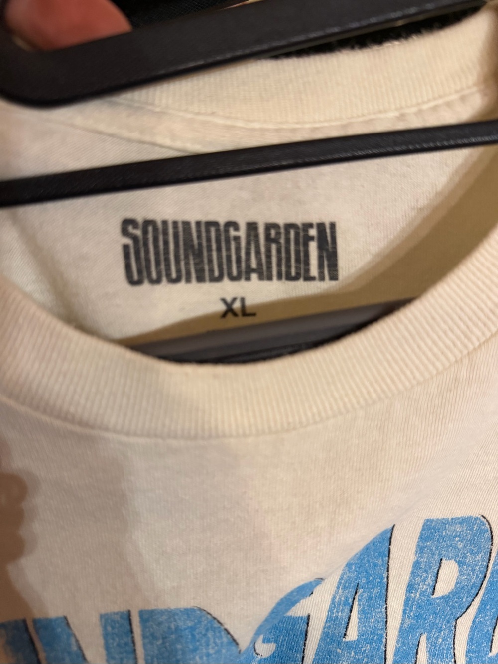 Urban Outfitters Soundgarden Graphic Band Tee - Blue Print. Cream color - Picture 2 of 3